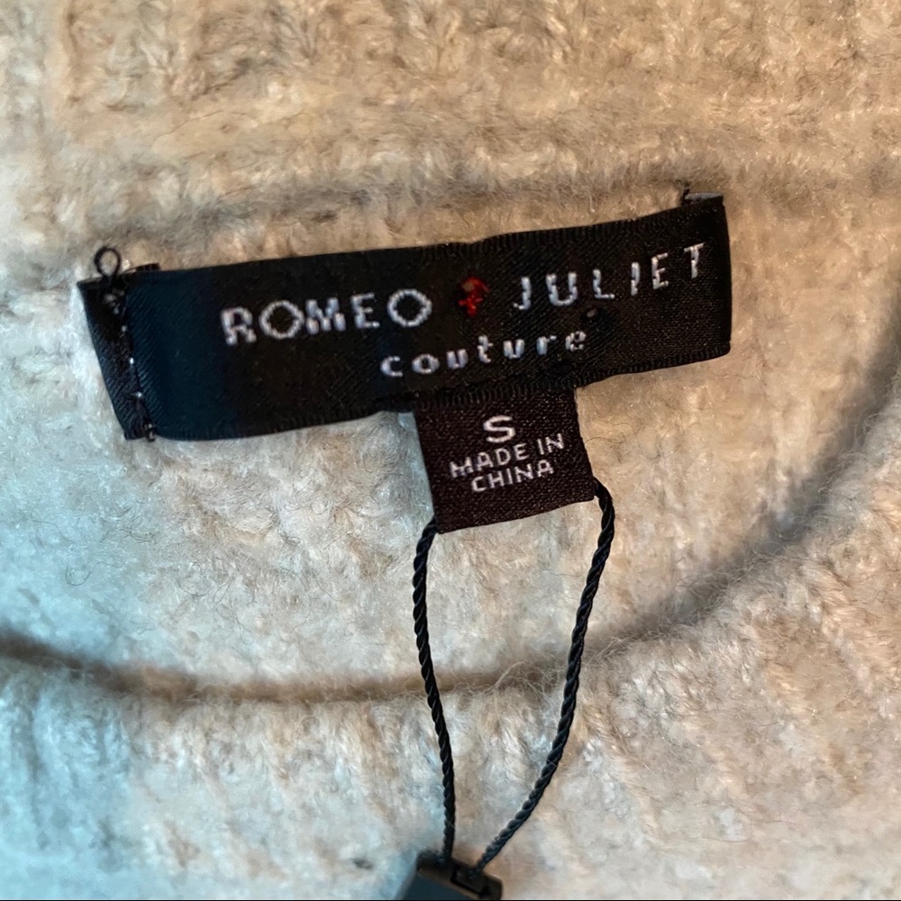 ROMEO + JULIET COUTURE POM SWEATER - Picture 9 of 9